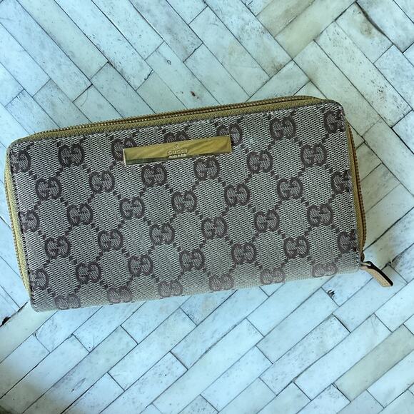 Authentic Gucci Tan Gold Monogram GG Zip Long Wallet Card Holder 2152 - Picture 1 of 10
